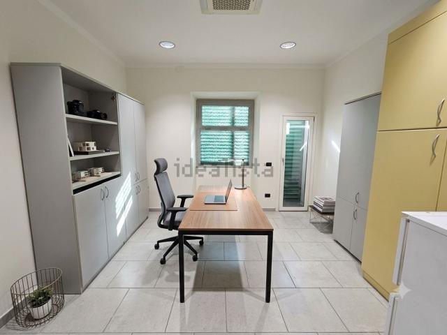 Ufficio in affitto di 30 m² in Via Roma, 36