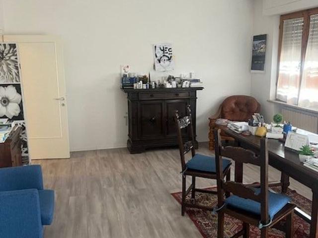 Ufficio in affitto di 30 m² in Viale delle Regioni, 60
