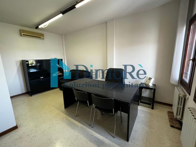 Ufficio in affitto di 30 m² in Viale IV Novembre