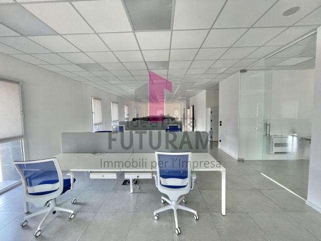 Ufficio in affitto di 315 m²