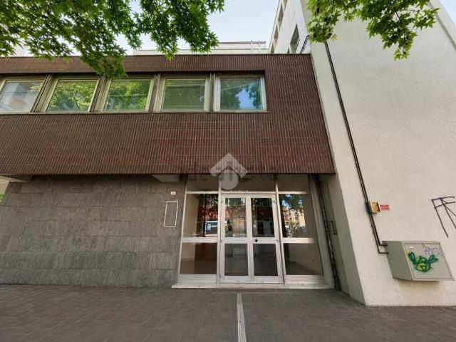 Ufficio in affitto di 310 m² in Corso del Popolo, 91