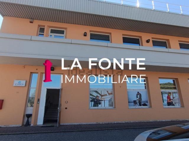 Ufficio in affitto di 310 m² in Corso Stati Uniti