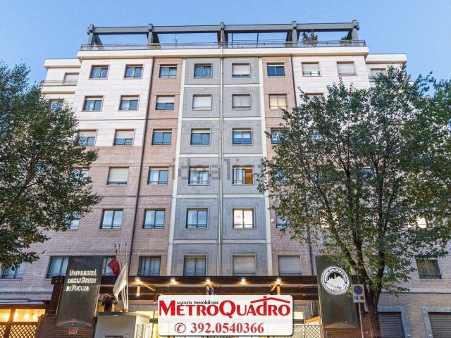 Ufficio in affitto di 310 m² in Via Antonio Gramsci