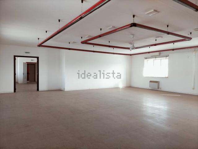 Ufficio in affitto di 310 m² in Via Piero Calamandrei