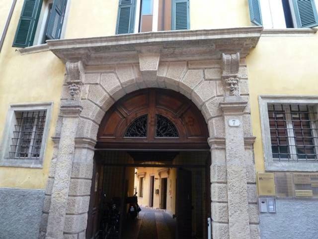 Ufficio in affitto di 310 m² in Via San Salvatore Corte Regia, 7