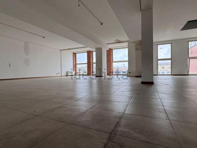 Ufficio in affitto di 312 m²