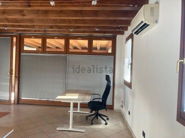 Ufficio in affitto di 31 m² in Via Cesare Battisti, 7