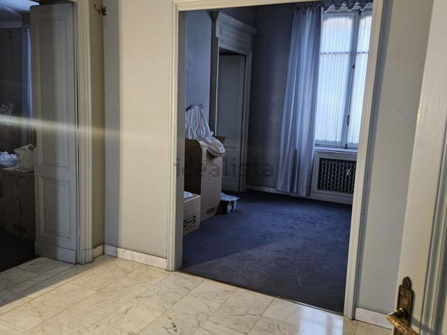 Ufficio in affitto di 322 m² in Via Trotti