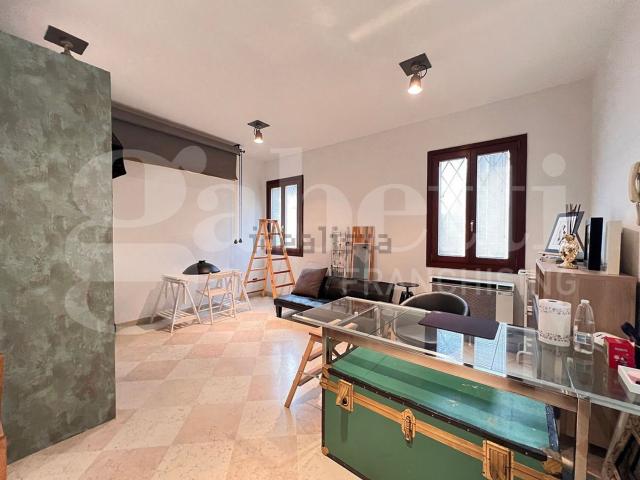 Ufficio in affitto di 32 m² in Via Carrarese, 1