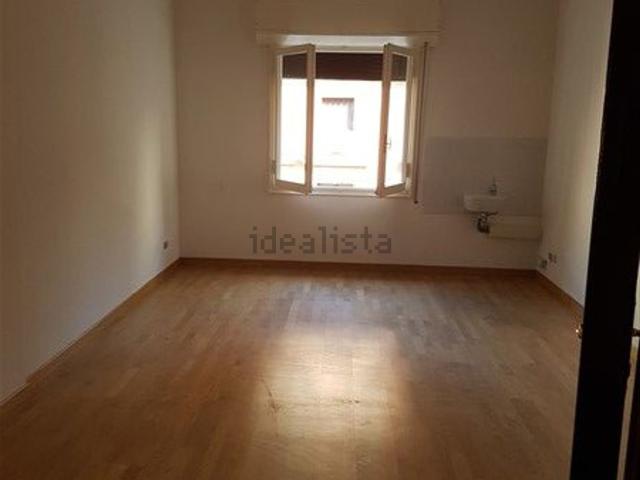 Ufficio in affitto di 33 m² in Piazza Franklin Delano Roosevelt