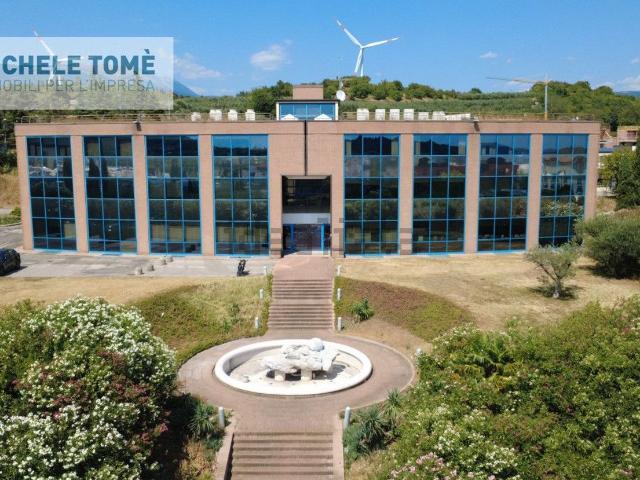 Ufficio in affitto di 340 m² in Via Giovanni Pascoli