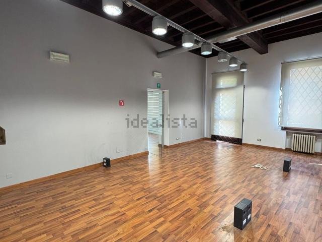 Ufficio in affitto di 350 m² in Corso Milano