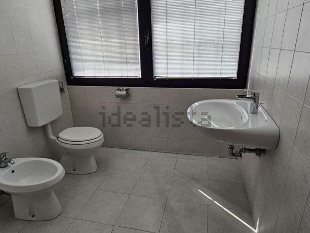 Ufficio in affitto di 350 m² in Corso Spagna