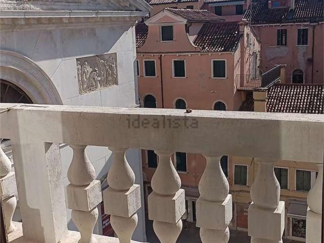 Ufficio in affitto di 350 m² in Calle del Dose da Ponte