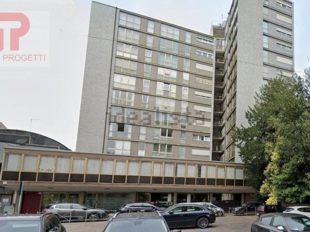 Ufficio in affitto di 350 m² in Via delle Piazze