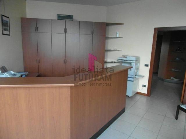 Ufficio in affitto di 350 m² in Via Piave