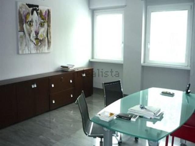 Ufficio in affitto di 35 m² in Via Ferro di Cavallo, 107