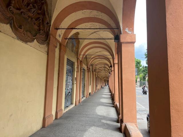 Ufficio in affitto di 35 m² in Via Saragozza, 181