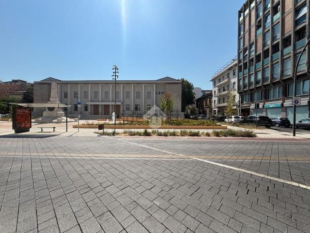 Ufficio in affitto di 35 m² in Piazza Emilio Alessandrini, 22