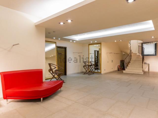 Ufficio in affitto di 375 m² in Via Piave, 134