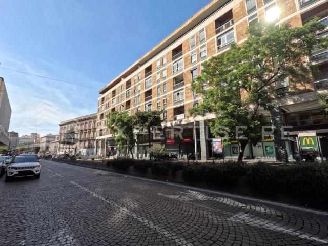 Ufficio in affitto di 370 m² in Corso Sicilia, 43
