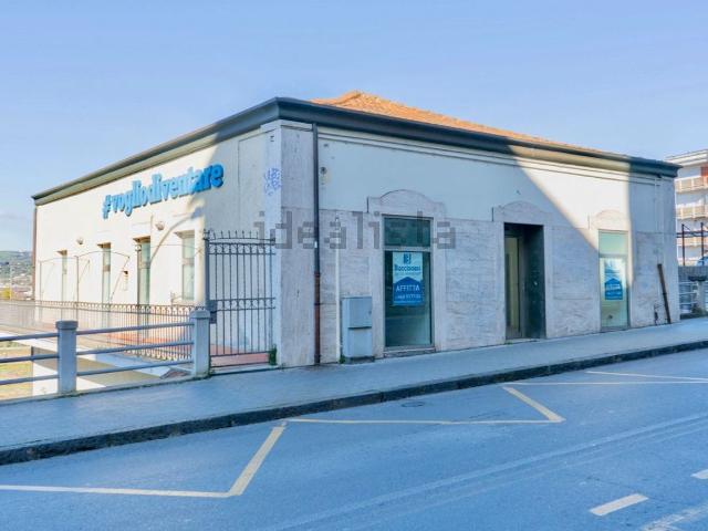 Ufficio in affitto di 386 m² in Via del Pomerio