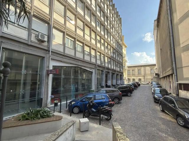 Ufficio in affitto di 396 m² in Via San Nicola
