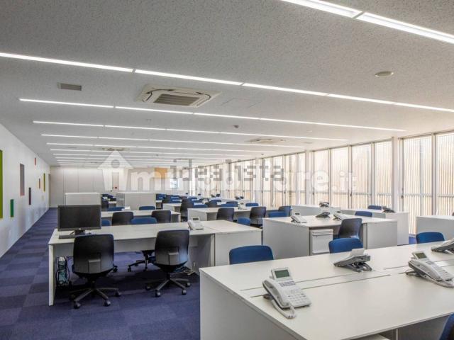 Ufficio in affitto di 400 m²