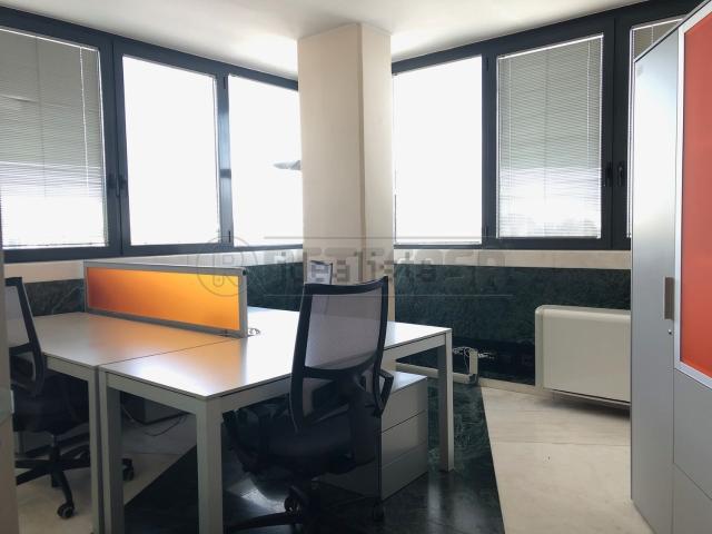 Ufficio in affitto di 400 m²