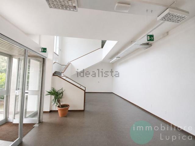 Ufficio in affitto di 400 m²