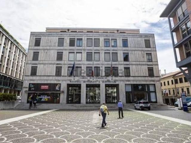 Ufficio in affitto di 400 m² in Piazza Borsa