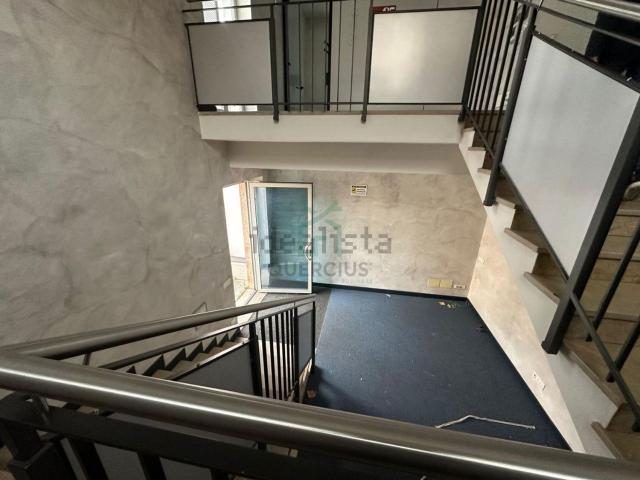Ufficio in affitto di 400 m² in Via Francia