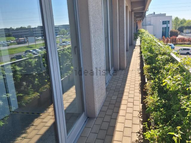 Ufficio in affitto di 400 m² in Via Pedemontana, 1