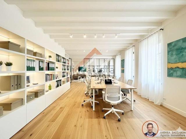 Ufficio in affitto di 400 m² in Via Sernaglia