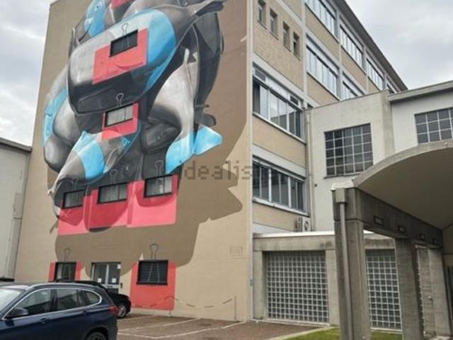 Ufficio in affitto di 400 m² in Viale Leonardo da Vinci, 18