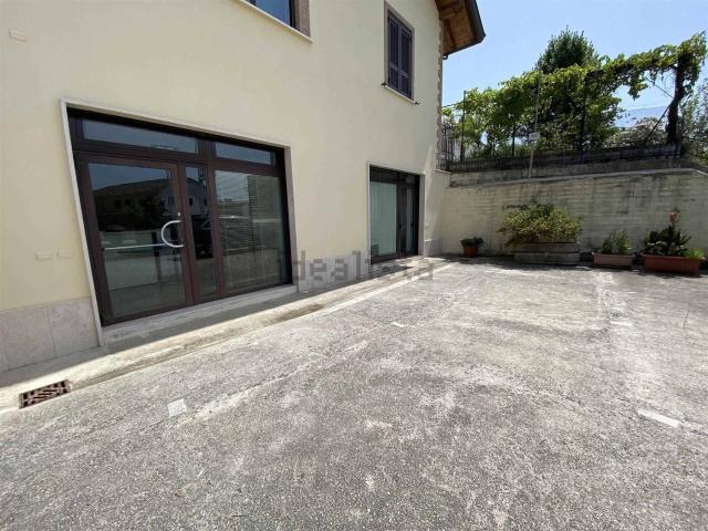 Ufficio in affitto di 40 m² in Via Casilina Nord