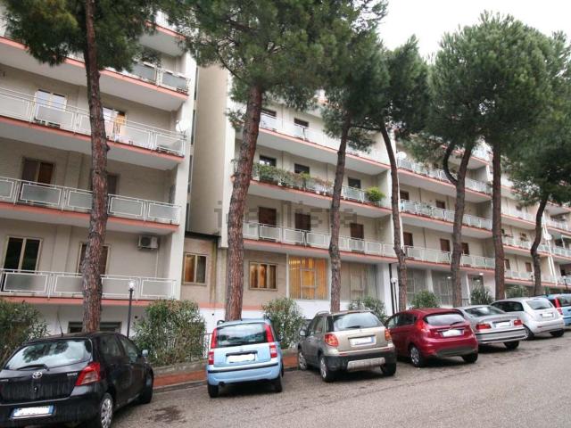 Ufficio in affitto di 40 m² in Via Giovanni Calandriello, 1