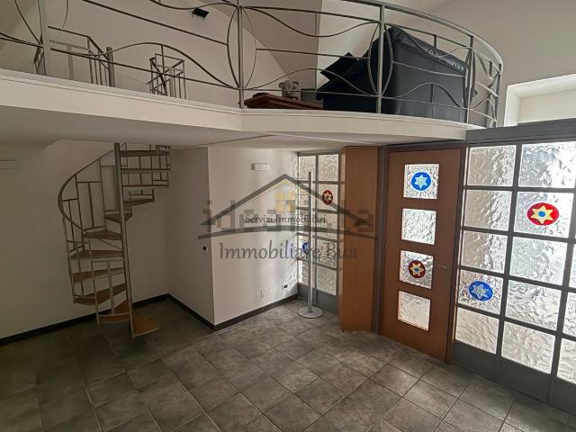 Ufficio in affitto di 40 m² in Via San Pietro, 148