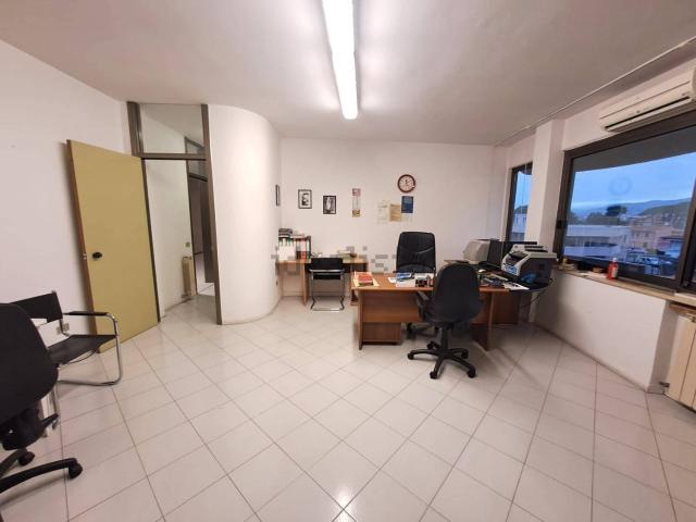 Ufficio in affitto di 40 m² in Viale Giovanni da Verrazzano