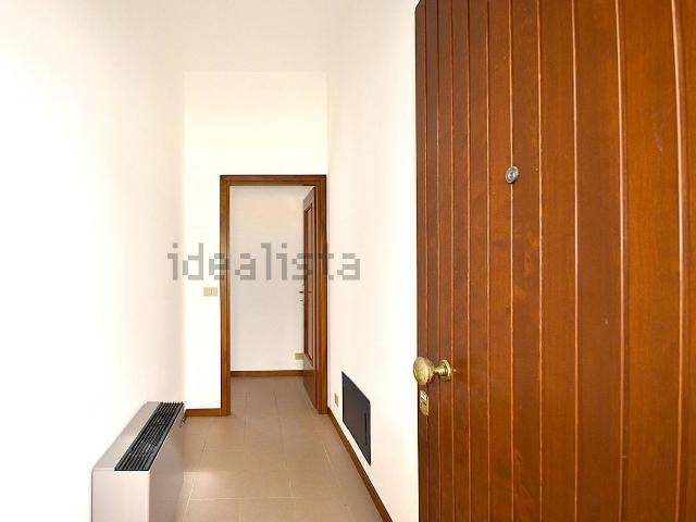 Ufficio in affitto di 40 m² in Piazza IV Novembre, 13