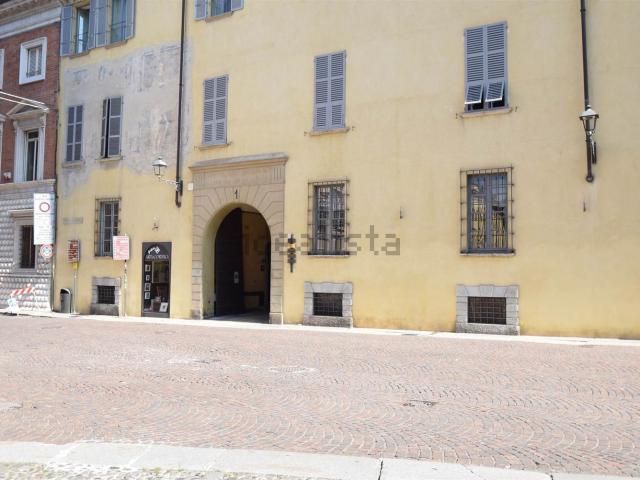 Ufficio in affitto di 40 m² in Piazza Sant&apos Antonino, 1