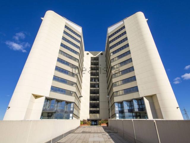 Ufficio in affitto di 410 m² in Via Monte Pastello, 26