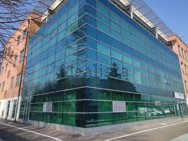 Ufficio in affitto di 420 m² in Via Vecchia Ferriera