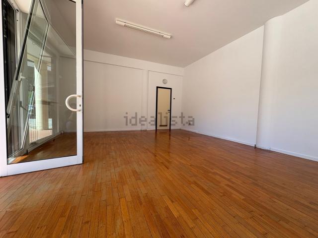 Ufficio in affitto di 42 m² in Via Muzzinello