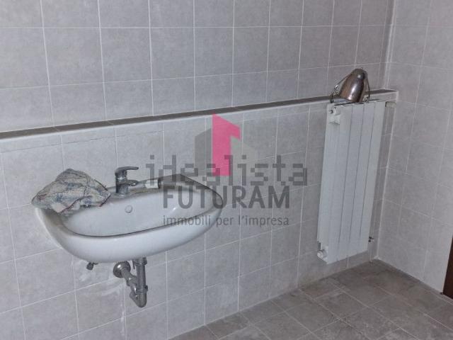 Ufficio in affitto di 430 m²
