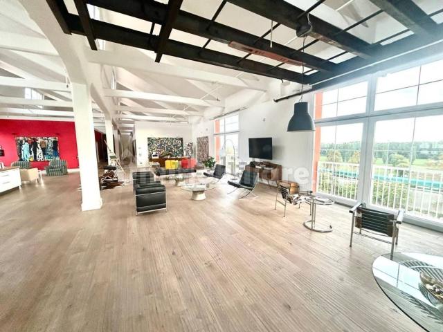 Ufficio in affitto di 430 m²