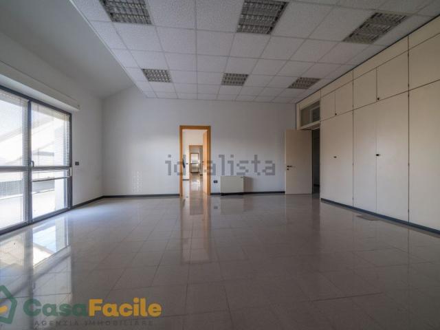 Ufficio in affitto di 430 m²