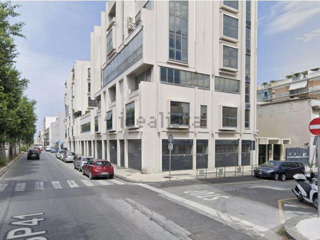 Ufficio in affitto di 43 m² in Via Bartolomeo da Neocastro, 4
