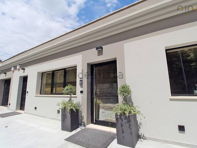 Ufficio in affitto di 43 m² in Via Ischia, 194