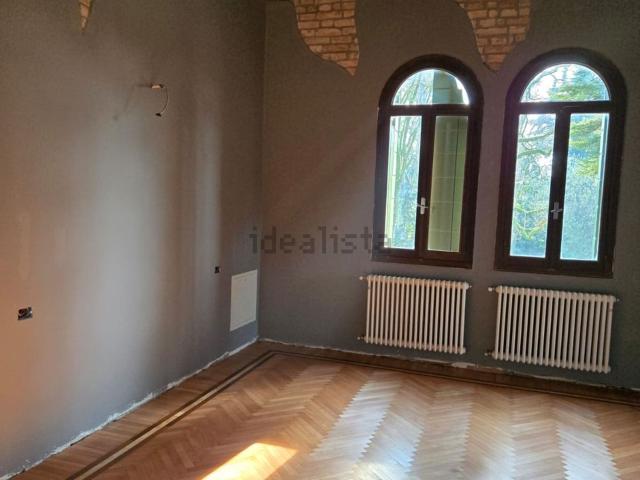 Ufficio in affitto di 440 m² in Via Terraglio